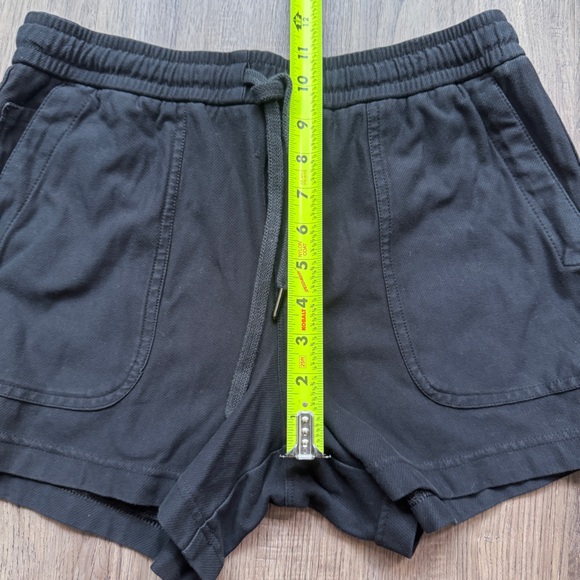 Athleta Women's Farallon Black Shorts - Size Small - Picture 3 of 7